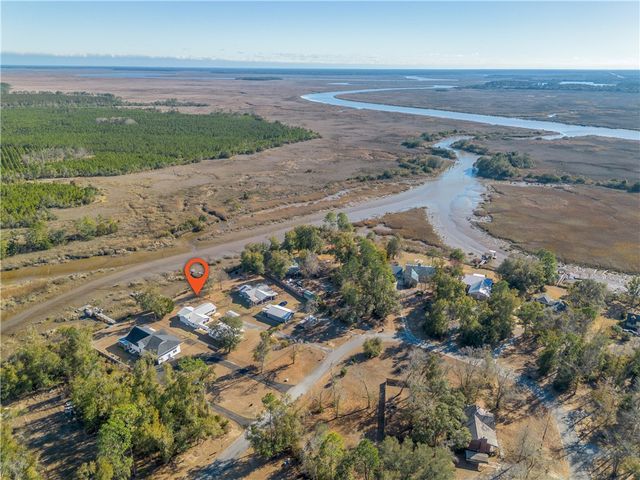 1484 Horseshoe cove Road, Waverly, GA 31565