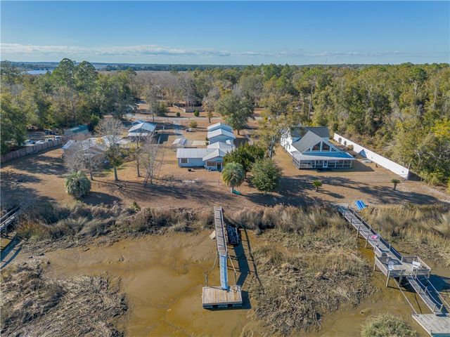 1484 Horseshoe cove Road, Waverly, GA 31565