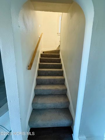 915 Nesslewood Avenue, Toledo, OH 43610