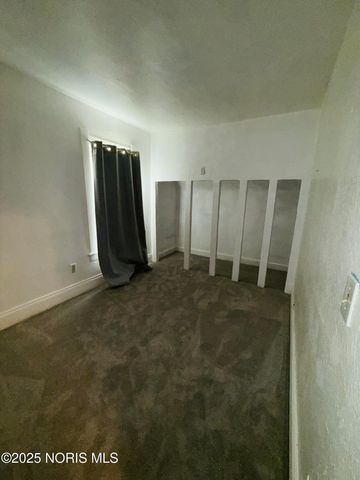 915 Nesslewood Avenue, Toledo, OH 43610