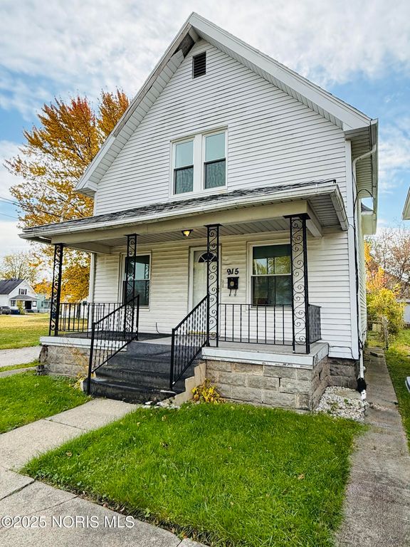 915 Nesslewood Avenue, Toledo, OH 43610