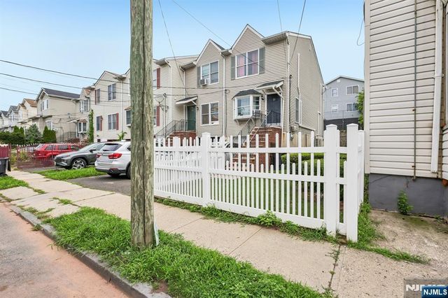 22 Hecker Street, Newark, NJ 07103