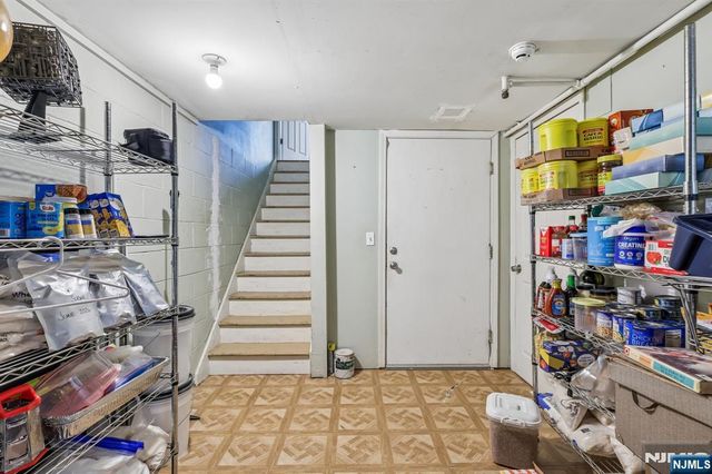 22 Hecker Street, Newark, NJ 07103