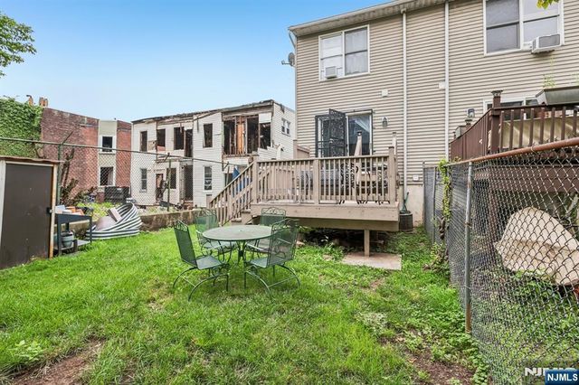 22 Hecker Street, Newark, NJ 07103