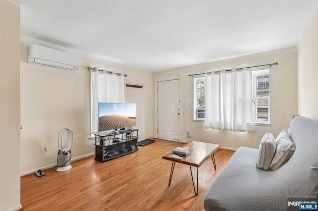 22 Hecker Street, Newark, NJ 07103
