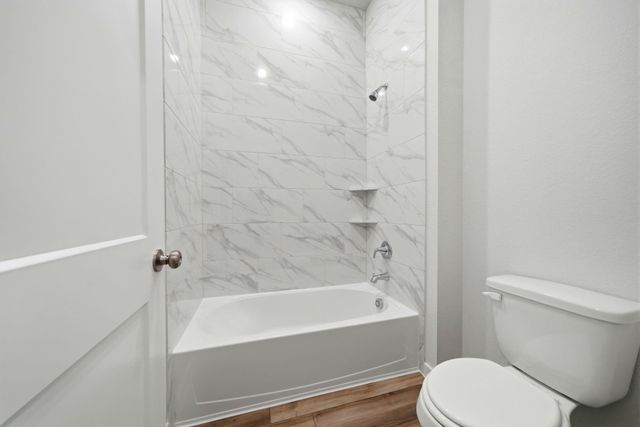 1593 Elm Court, Angleton, TX 77515