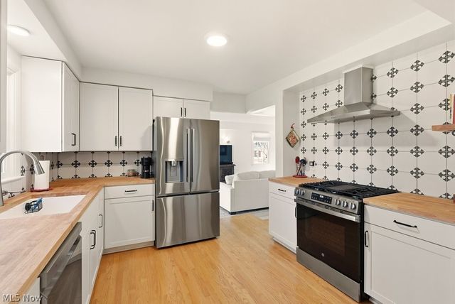 54 E Case Drive, Hudson, OH 44236