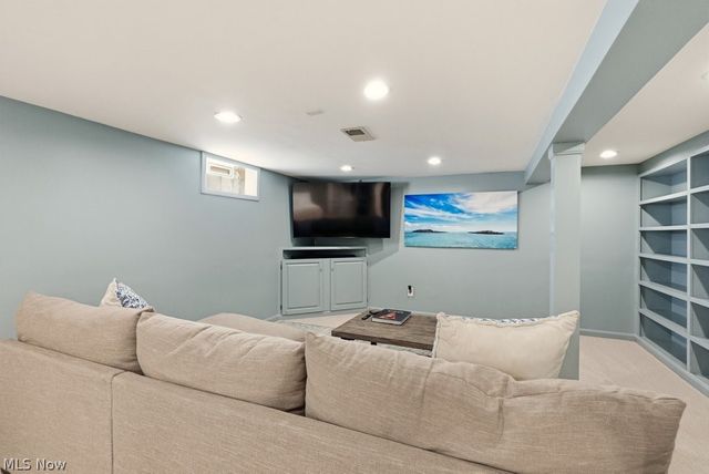 54 E Case Drive, Hudson, OH 44236