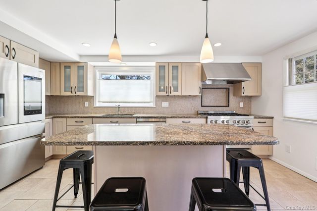 12 Old Oak Road, Rye Brook, NY 10573