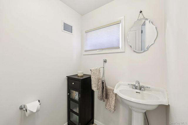 12 Old Oak Road, Rye Brook, NY 10573