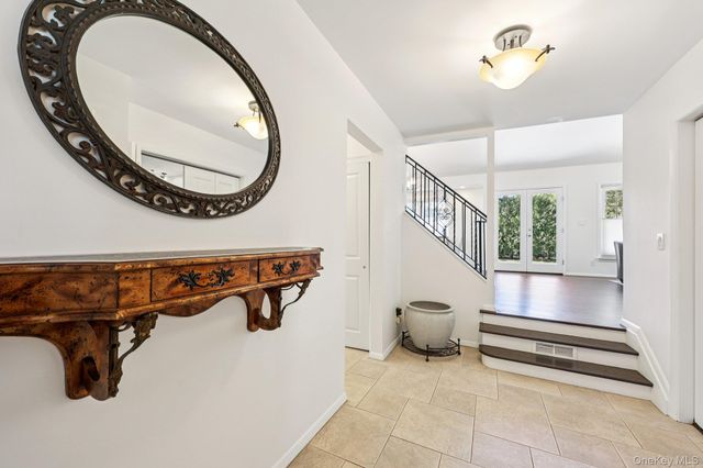 12 Old Oak Road, Rye Brook, NY 10573