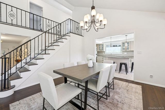 12 Old Oak Road, Rye Brook, NY 10573