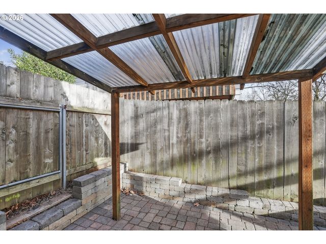 2701 Sw SPRING GARDEN St, Portland, OR 97219