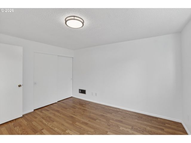 2701 Sw SPRING GARDEN St, Portland, OR 97219