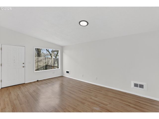 2701 Sw SPRING GARDEN St, Portland, OR 97219