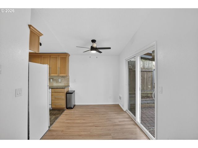 2701 Sw SPRING GARDEN St, Portland, OR 97219