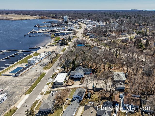 3229 Edgewater Street, Muskegon, MI 49441