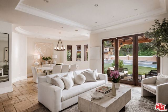 5605 Fairhaven Avenue, Los Angeles, CA 91367