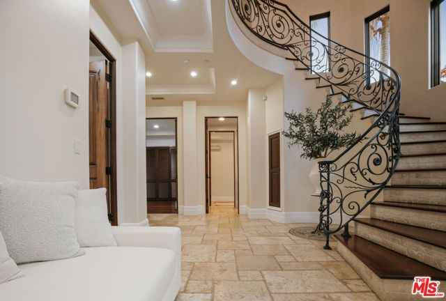 5605 Fairhaven Avenue, Los Angeles, CA 91367