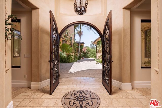 5605 Fairhaven Avenue, Los Angeles, CA 91367