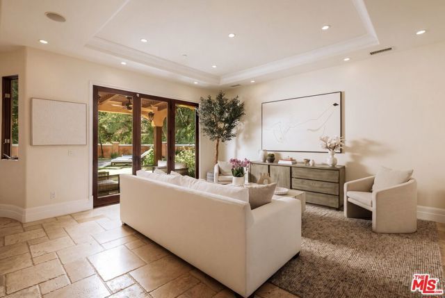 5605 Fairhaven Avenue, Los Angeles, CA 91367
