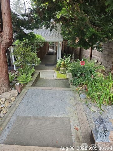 31448 7th Place SW #B, Federal Way, WA 98023