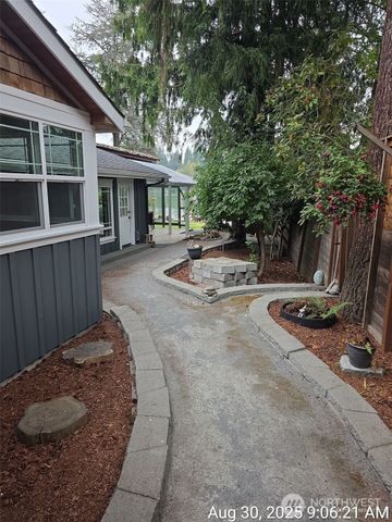 31448 7th Place SW #B, Federal Way, WA 98023