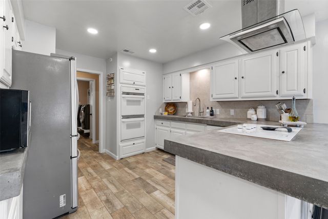 162 Highridge Drive, Bruceville, TX 76630