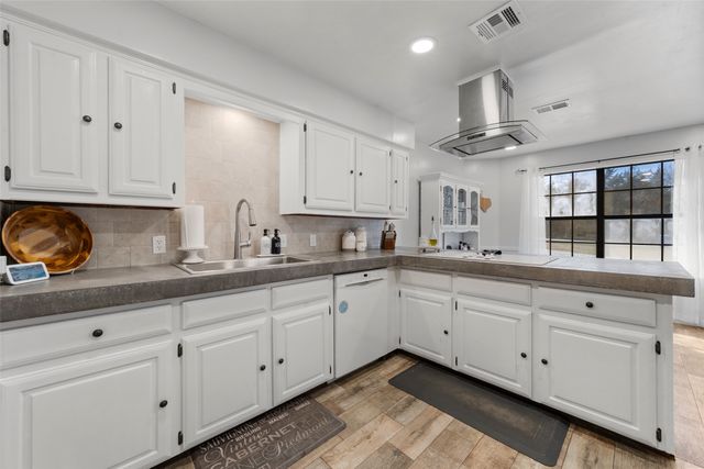 162 Highridge Drive, Bruceville, TX 76630