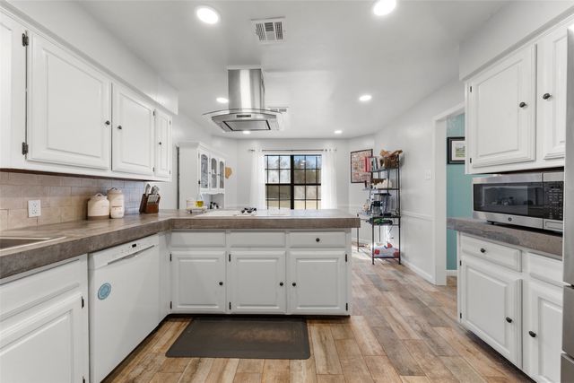 162 Highridge Drive, Bruceville, TX 76630