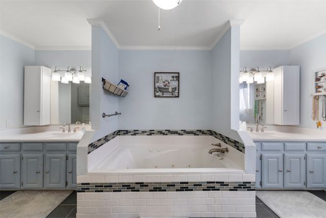 162 Highridge Drive, Bruceville, TX 76630