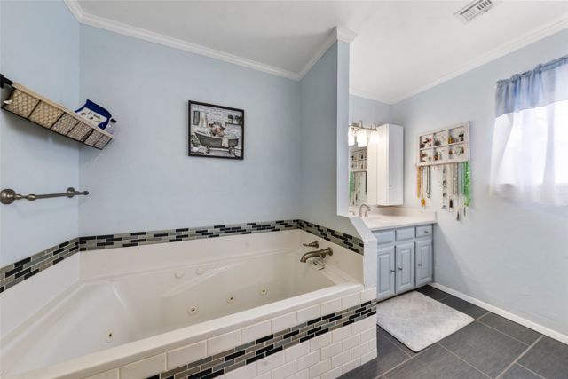 162 Highridge Drive, Bruceville, TX 76630