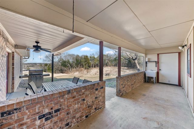 162 Highridge Drive, Bruceville, TX 76630