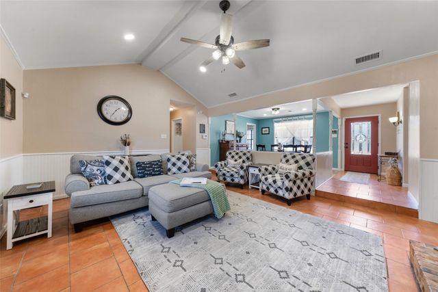 162 Highridge Drive, Bruceville, TX 76630