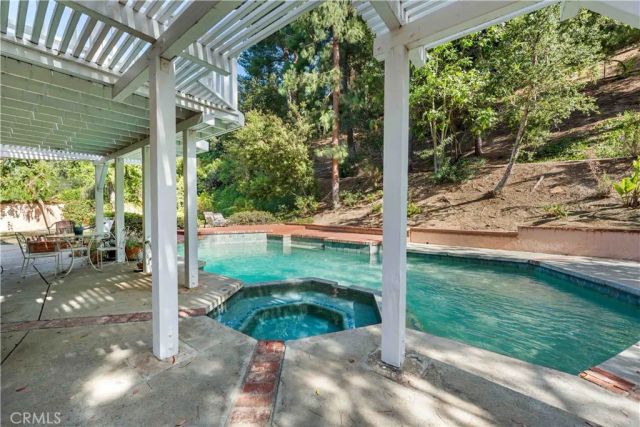 19932 Turnberry, Tarzana, CA 91356