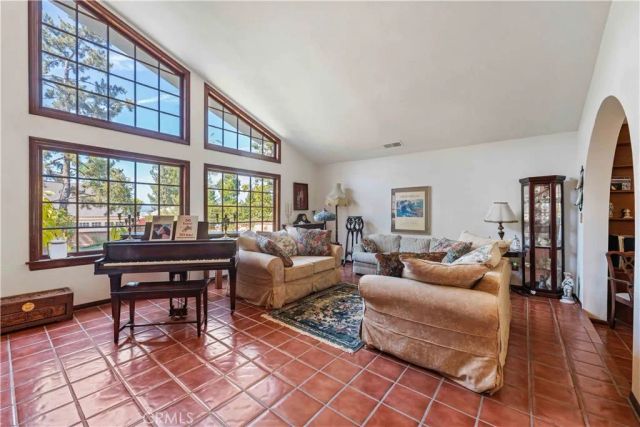 19932 Turnberry, Tarzana, CA 91356