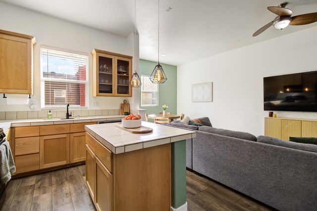 10890 Disk Dr, Rancho Cordova, CA 95670