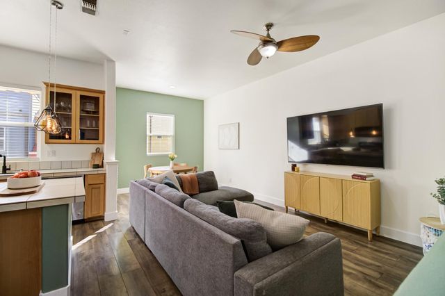 10890 Disk Dr, Rancho Cordova, CA 95670