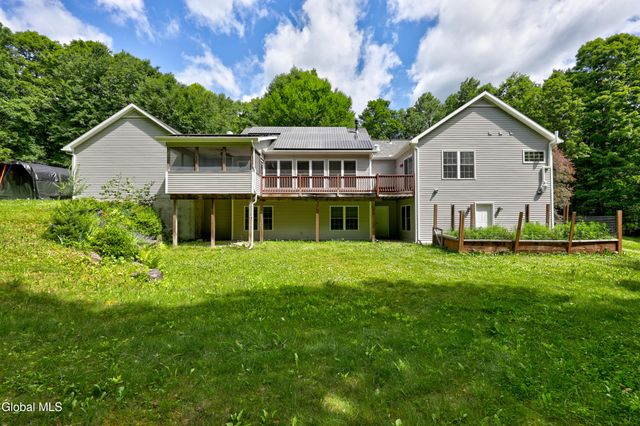150 N Greenfield Road, Greenfield, NY 12859