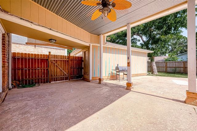 4311 Stacy Street, Seabrook, TX 77586