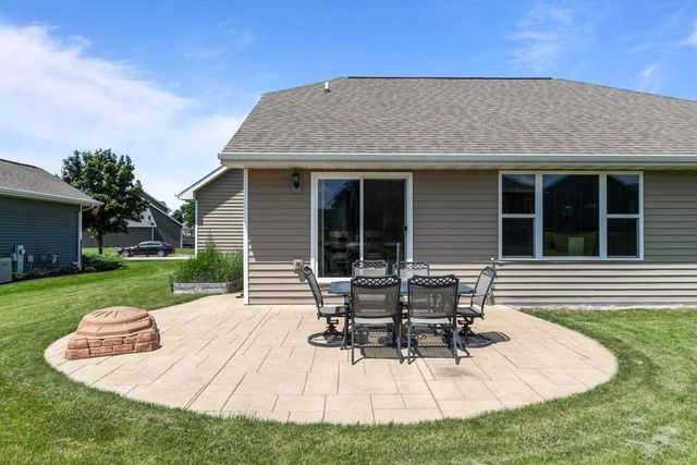 971 LOTUS TRAIL, Menasha, WI 54952