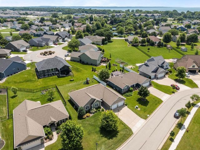971 LOTUS TRAIL, Menasha, WI 54952