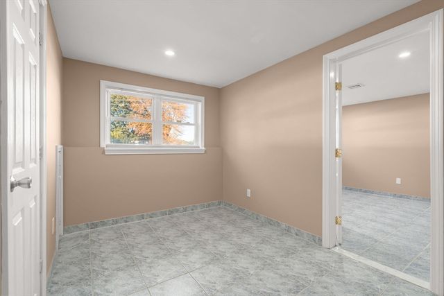 14 Raylen Ave, Peabody, MA 01960