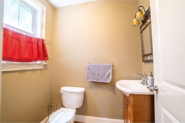 61 Carlisle St 61, Quincy, MA 02171
