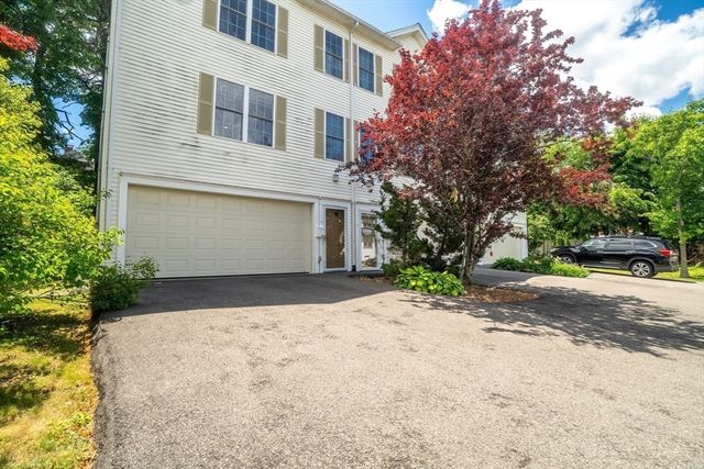 61 Carlisle St 61, Quincy, MA 02171
