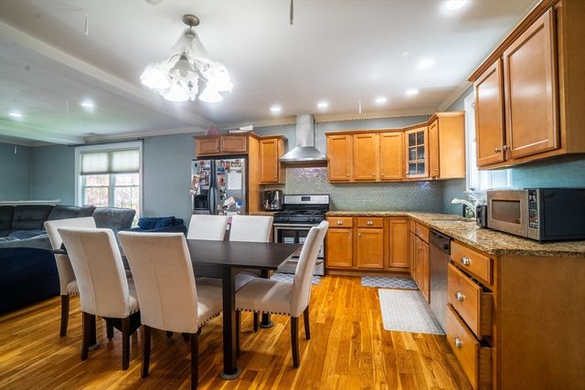 61 Carlisle St 61, Quincy, MA 02171
