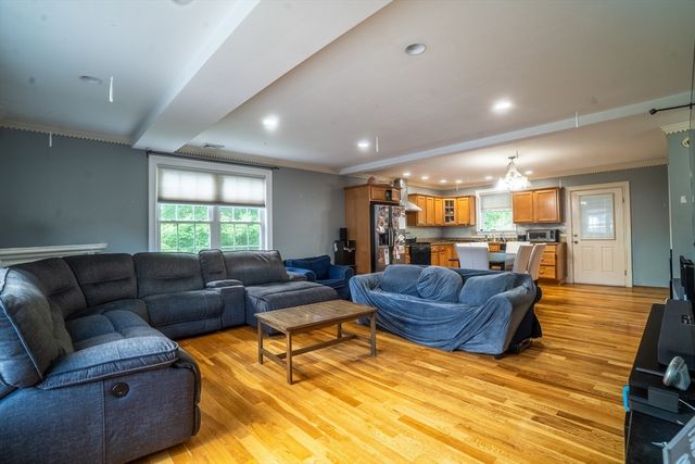 61 Carlisle St 61, Quincy, MA 02171