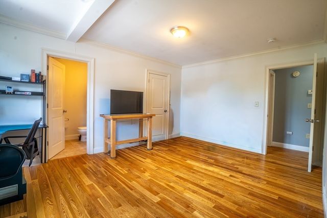 61 Carlisle St 61, Quincy, MA 02171