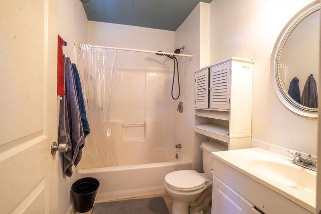 61 Carlisle St 61, Quincy, MA 02171