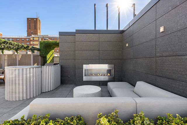 208 Delancey St Apt 4G, New York City, NY 10002